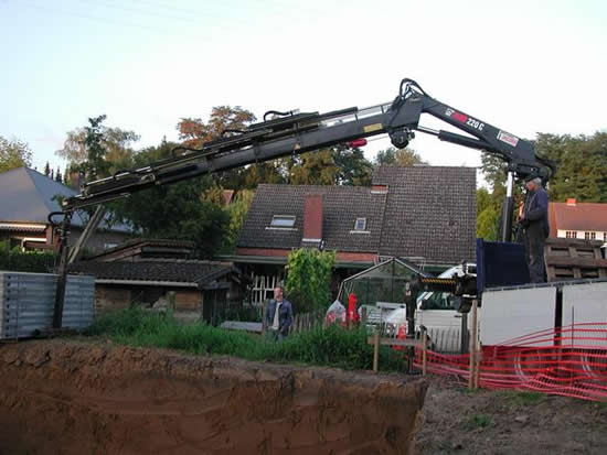  Al het materiaal netjes naast de bouwput plaatsen 